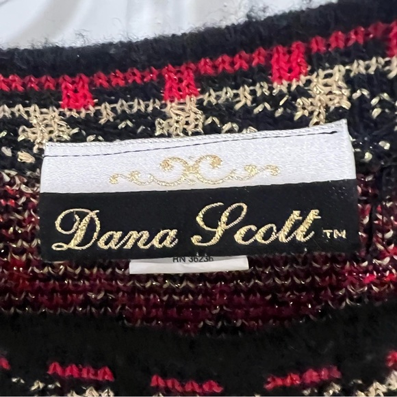 Vintage Christmas Festive Red and Black Sweater Medium - Picture 4 of 7